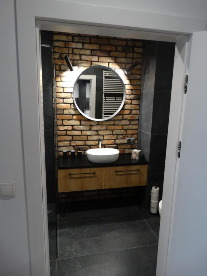 Black&White Apartment Bis - Małe Garbary 8 Poznań Zewnętrze zdjęcie